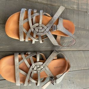 Women’s sandals